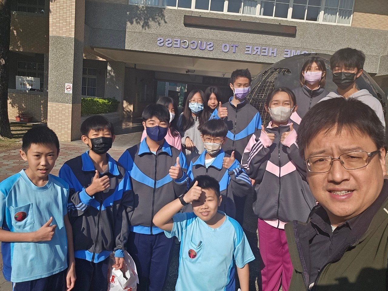 LINE_ALBUM_2025寒假雙語歡喜迎新年營隊_250210_4 - 複製 - 複製.jpg